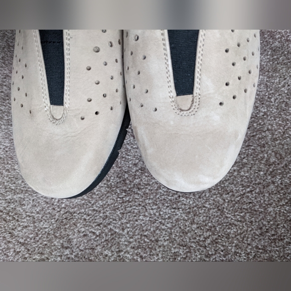 Clarks Women's Daelyn Summit Slip-On Loafer, Sand Nubuck, Size 7.5 - Picture 7 of 10